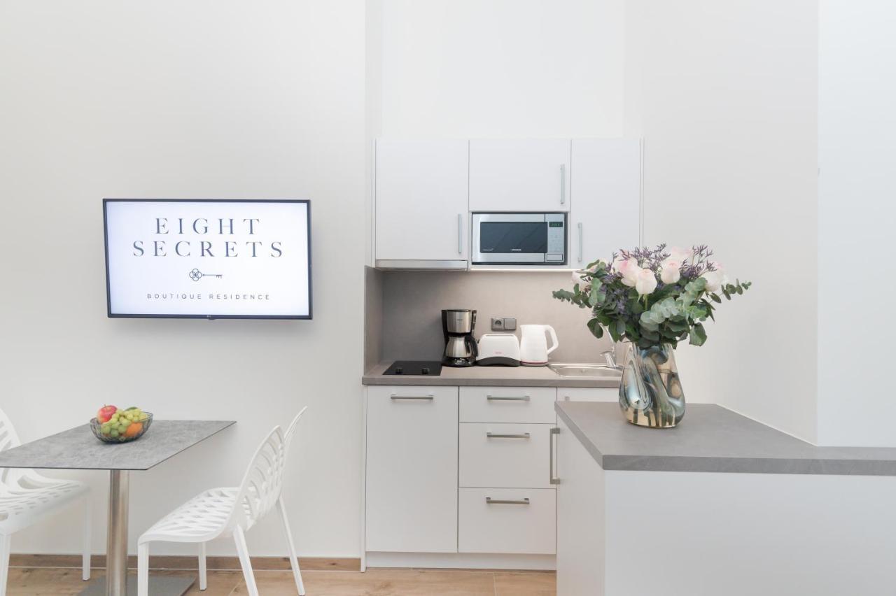 Eight Secrets Boutique Residence By Dwellfort Прага Екстериор снимка