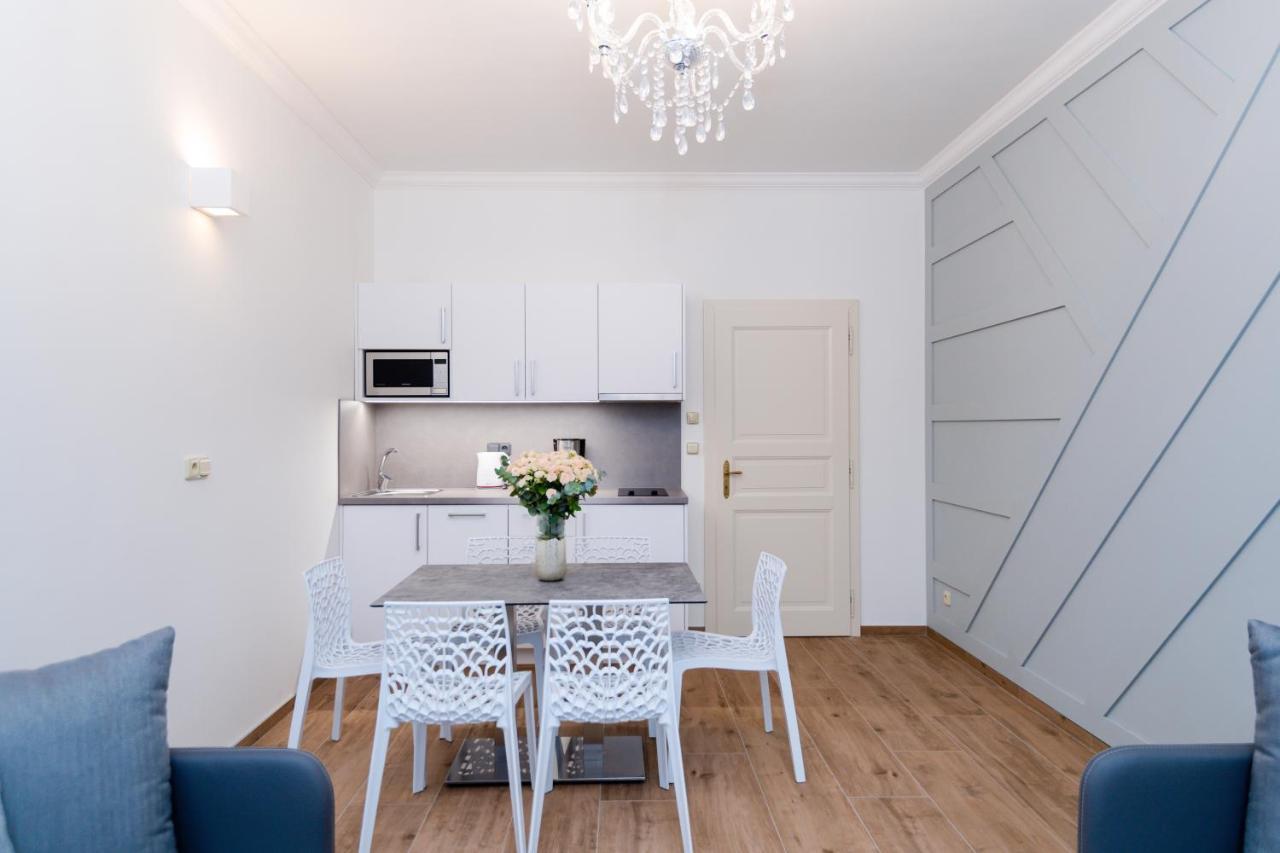 Eight Secrets Boutique Residence By Dwellfort Прага Екстериор снимка